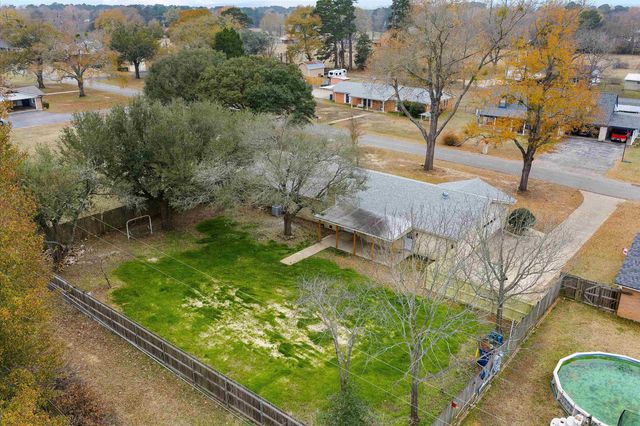 1908 Idylwood Dr, Kilgore, TX 75662