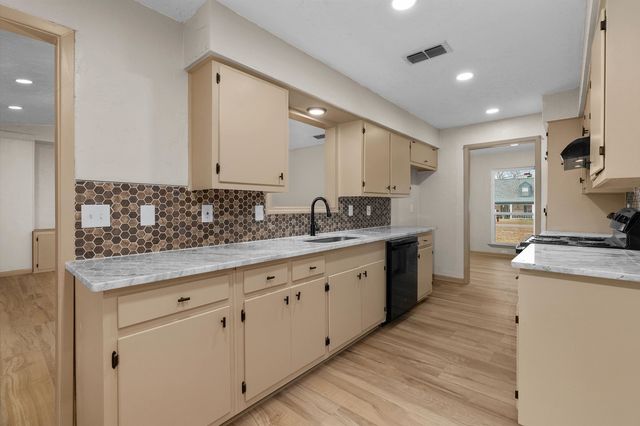 1908 Idylwood Dr, Kilgore, TX 75662