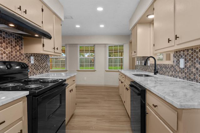 1908 Idylwood Dr, Kilgore, TX 75662