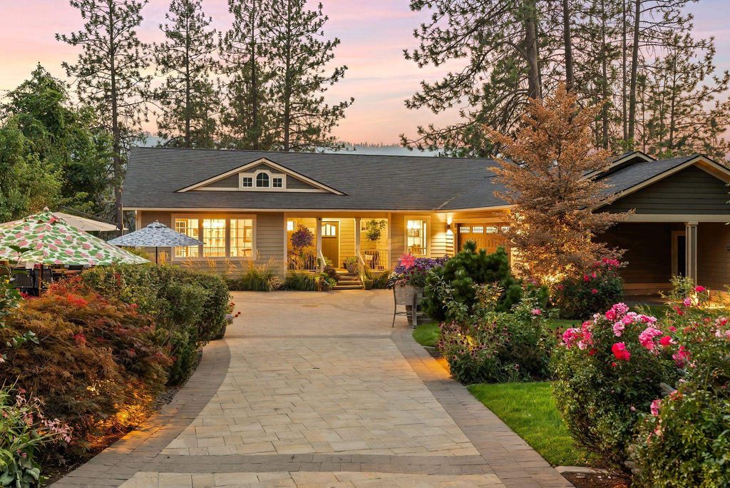 314 E Shore Rd, Nine Mile Falls, WA 99026