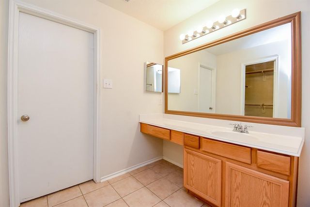 2715 Trinity Glen Lane, Houston, TX 77047