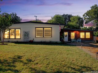 354 MAPLEWOOD LN, San Antonio, TX 78216