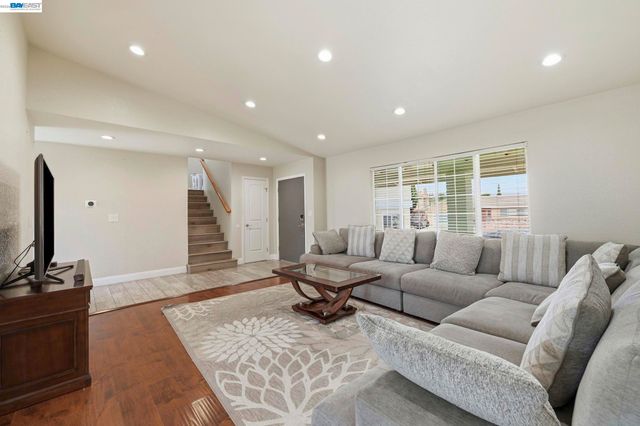 30979 Granger Ave, Union City, CA 94587