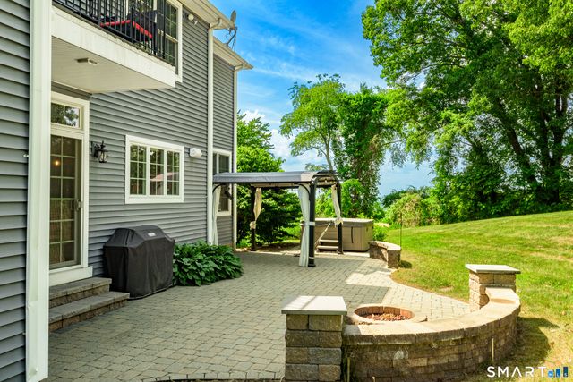 32 Pease Farm Road, Ellington, CT 06029