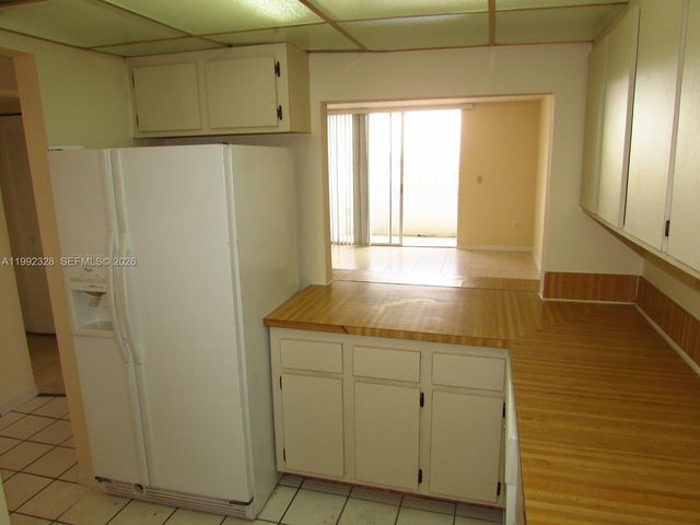 10090 NW 80th Ct 1560, Hialeah Gardens, FL 33016