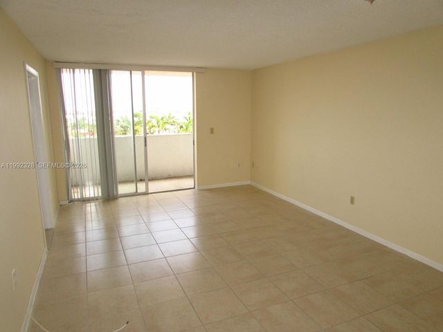 10090 NW 80th Ct 1560, Hialeah Gardens, FL 33016