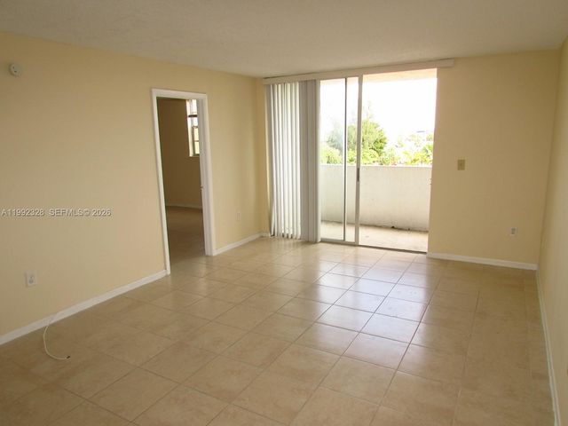 10090 NW 80th Ct 1560, Hialeah Gardens, FL 33016