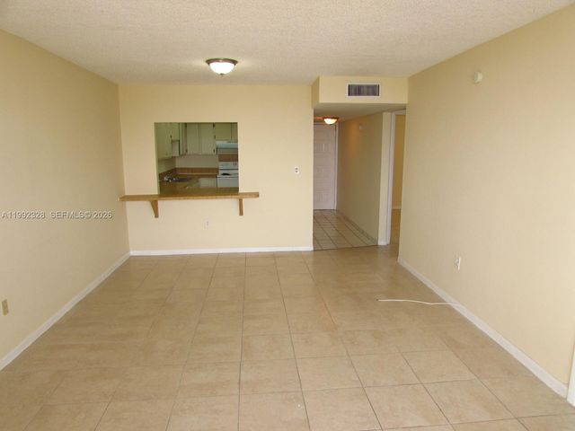 10090 NW 80th Ct 1560, Hialeah Gardens, FL 33016