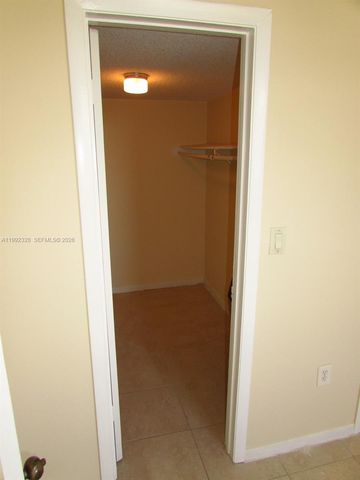 10090 NW 80th Ct 1560, Hialeah Gardens, FL 33016