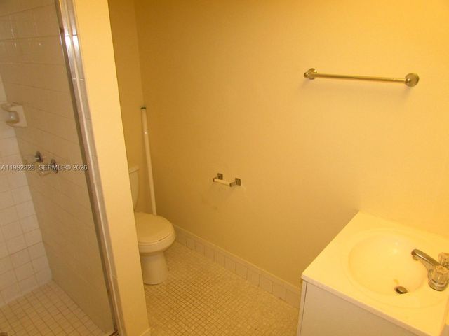 10090 NW 80th Ct 1560, Hialeah Gardens, FL 33016