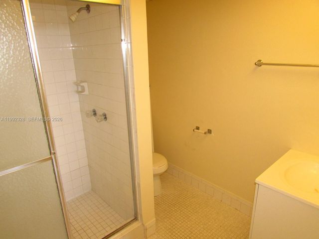 10090 NW 80th Ct 1560, Hialeah Gardens, FL 33016