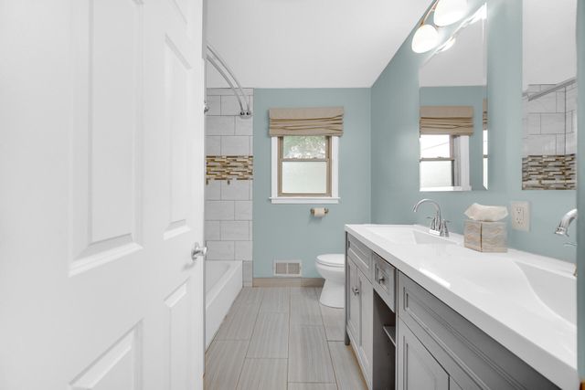 8939 Parrish Avenue, Highland, IN 46322