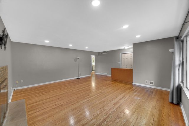 8939 Parrish Avenue, Highland, IN 46322