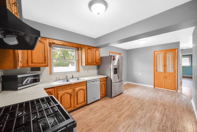 8939 Parrish Avenue, Highland, IN 46322