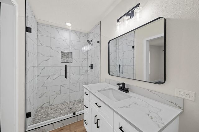 213 W Homan Street, Baytown, TX 77520