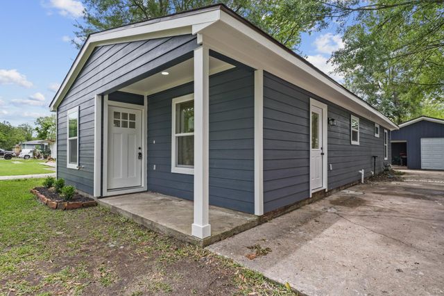 213 W Homan Street, Baytown, TX 77520