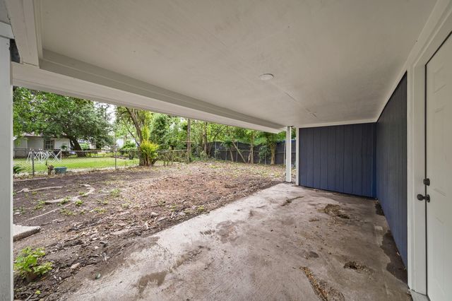 213 W Homan Street, Baytown, TX 77520