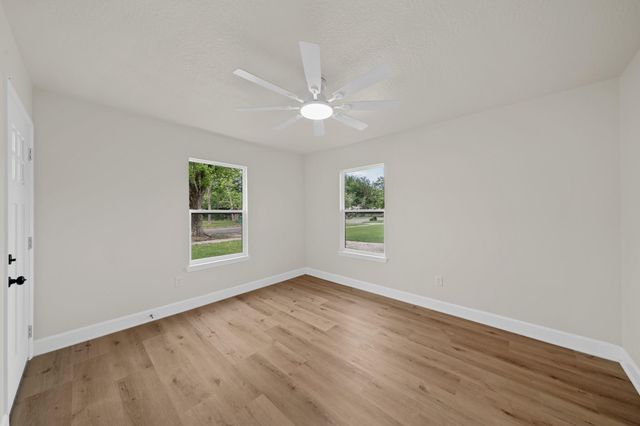 213 W Homan Street, Baytown, TX 77520