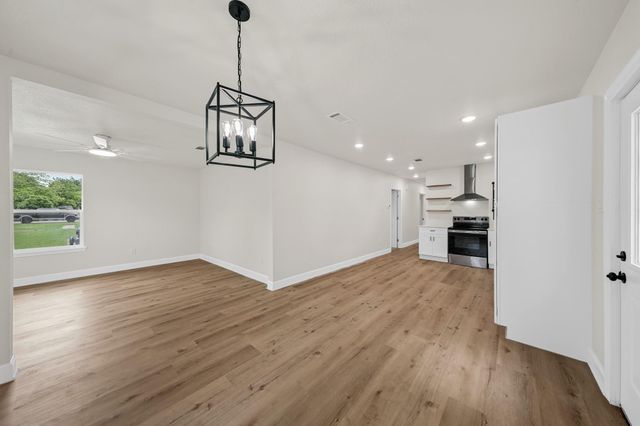 213 W Homan Street, Baytown, TX 77520