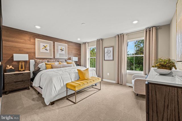 1 FOUR LEAF DR, Downingtown, PA 19335