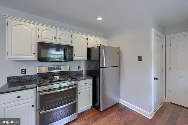354 W CHARLOTTE ST, Millersville, PA 17551