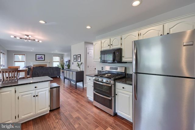 354 W CHARLOTTE ST, Millersville, PA 17551