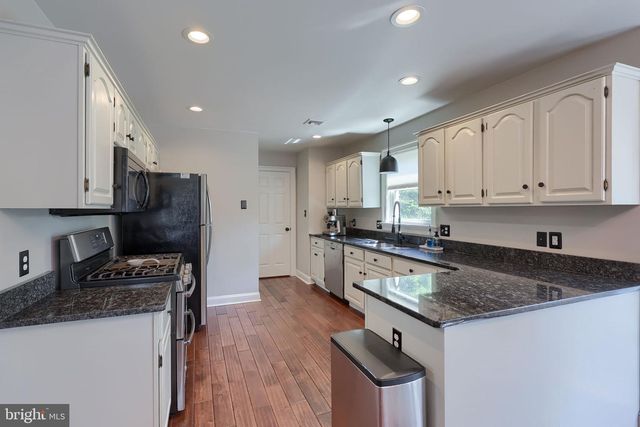 354 W CHARLOTTE ST, Millersville, PA 17551