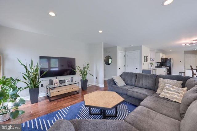 354 W CHARLOTTE ST, Millersville, PA 17551