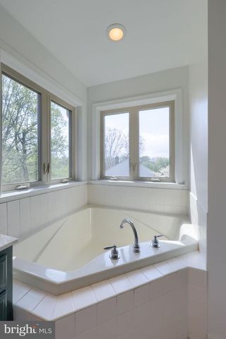 354 W CHARLOTTE ST, Millersville, PA 17551