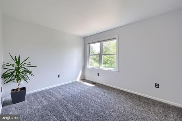 354 W CHARLOTTE ST, Millersville, PA 17551