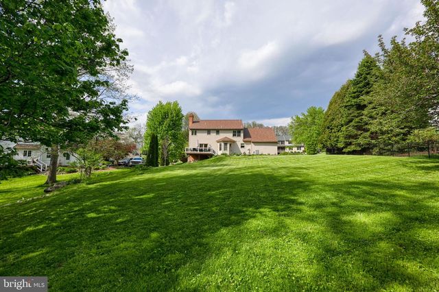354 W CHARLOTTE ST, Millersville, PA 17551