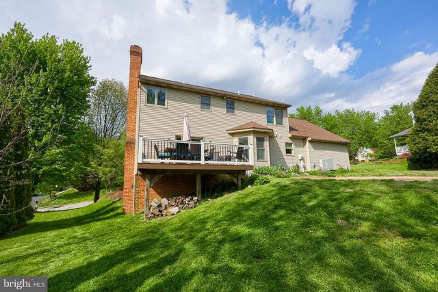 354 W CHARLOTTE ST, Millersville, PA 17551