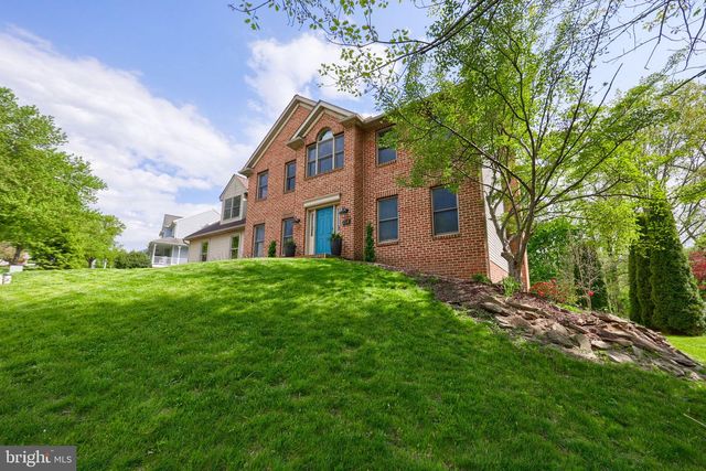 354 W CHARLOTTE ST, Millersville, PA 17551