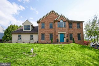 354 W CHARLOTTE ST, Millersville, PA 17551