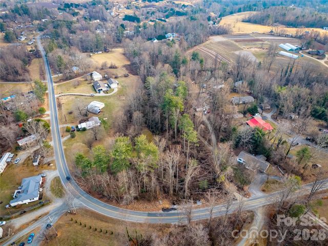 000 Jackson Loop Road 3, Flat Rock, NC 28731