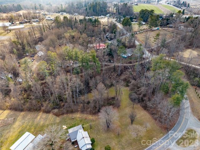 000 Jackson Loop Road 3, Flat Rock, NC 28731