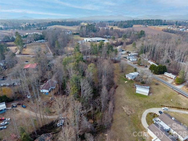 000 Jackson Loop Road 3, Flat Rock, NC 28731