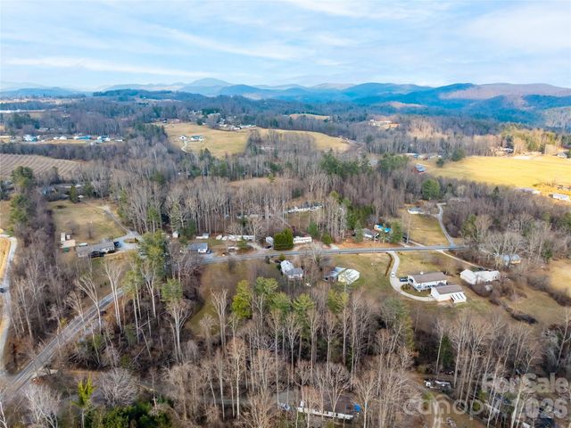 000 Jackson Loop Road 3, Flat Rock, NC 28731