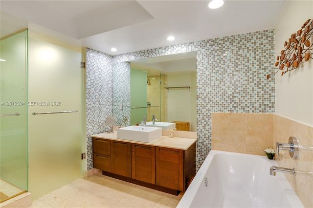 150 Sunny Isles Blvd 1-1603, Sunny Isles Beach, FL 33160