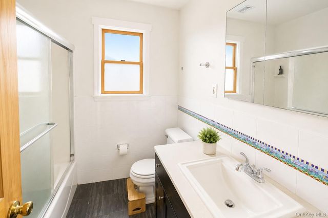 649 W Park Avenue, Long Beach, NY 11561
