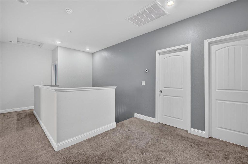 Image 25 of property listing at 2148 La Canada, Clovis, CA 93619