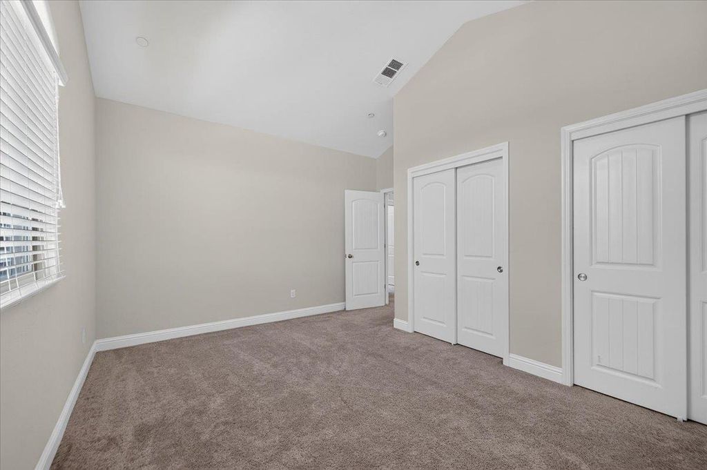 Image 29 of property listing at 2148 La Canada, Clovis, CA 93619