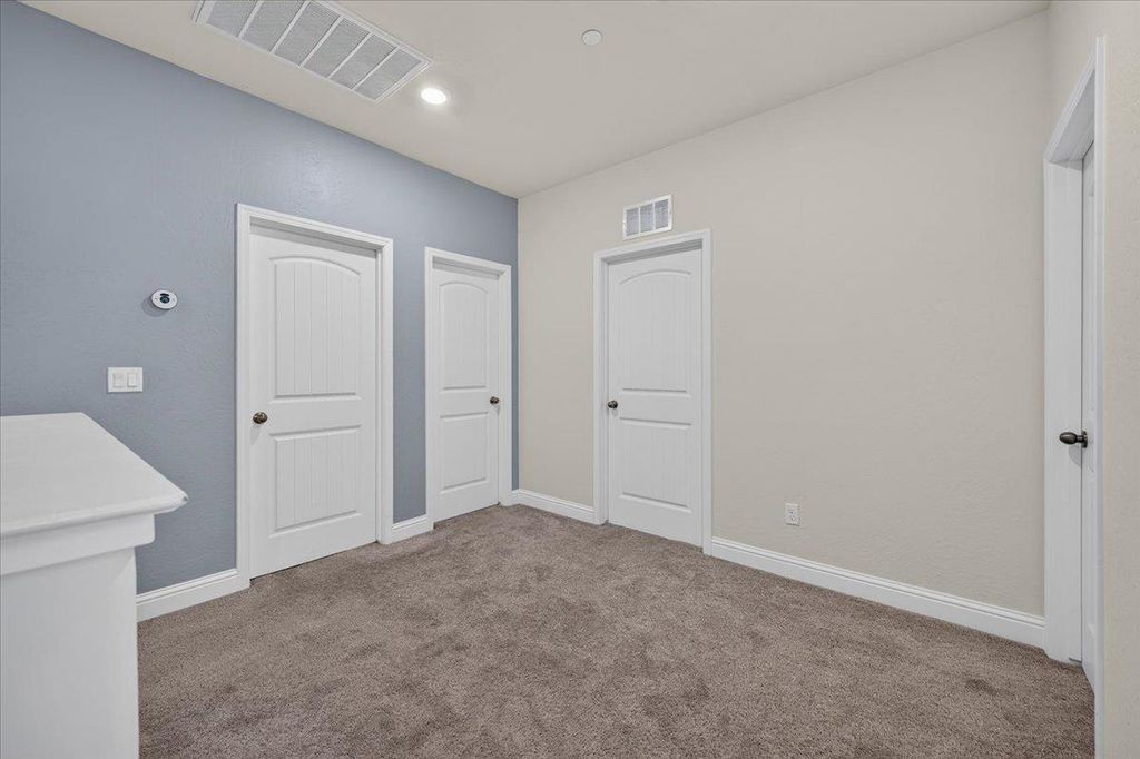 Image 34 of property listing at 2148 La Canada, Clovis, CA 93619