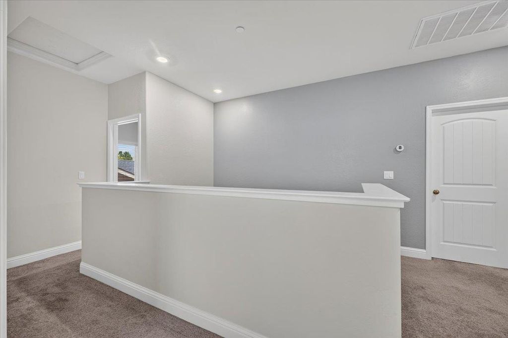 Image 35 of property listing at 2148 La Canada, Clovis, CA 93619