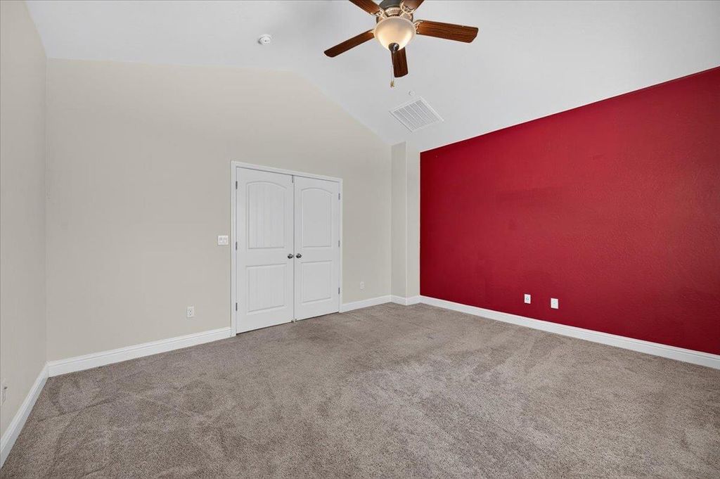 Image 41 of property listing at 2148 La Canada, Clovis, CA 93619