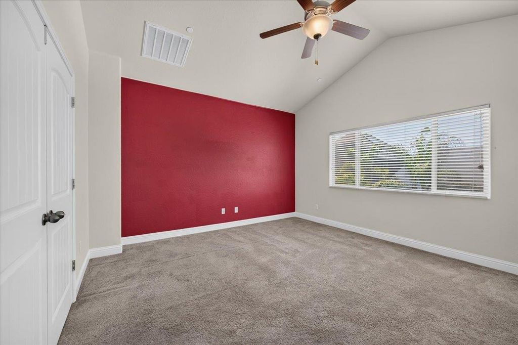 Image 43 of property listing at 2148 La Canada, Clovis, CA 93619
