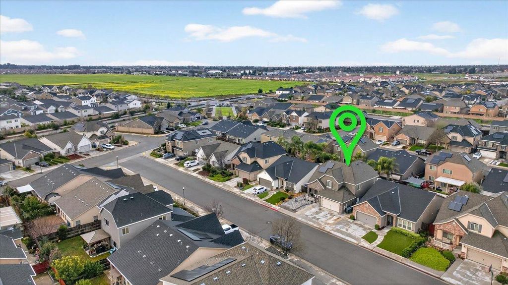 Image 62 of property listing at 2148 La Canada, Clovis, CA 93619