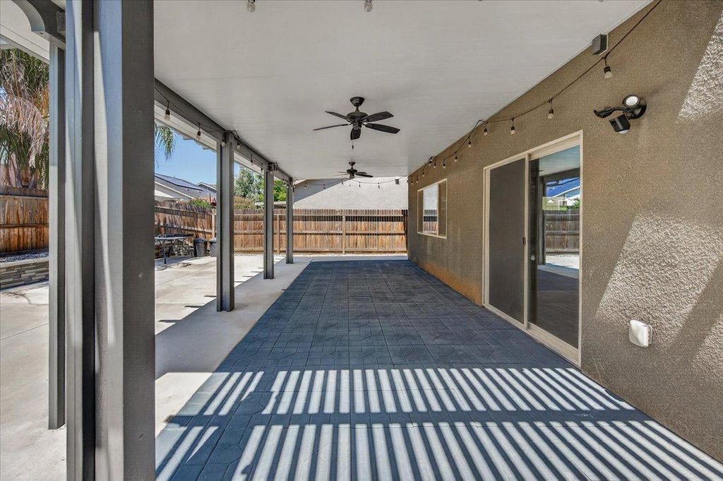 Image 64 of property listing at 2148 La Canada, Clovis, CA 93619