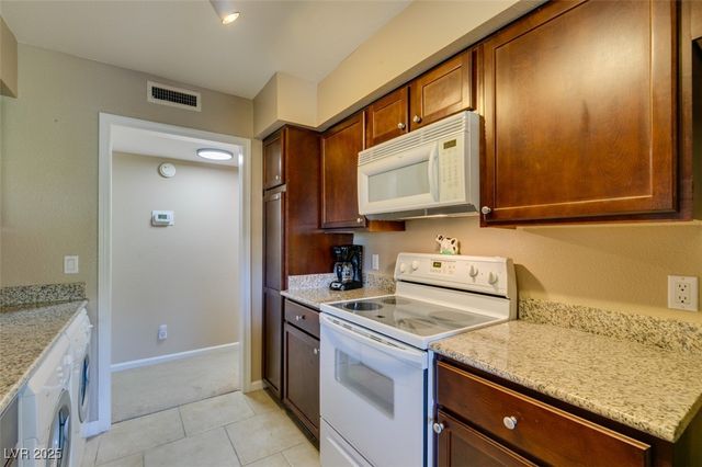 668 Oakmont Avenue 1715, Las Vegas, NV 89109