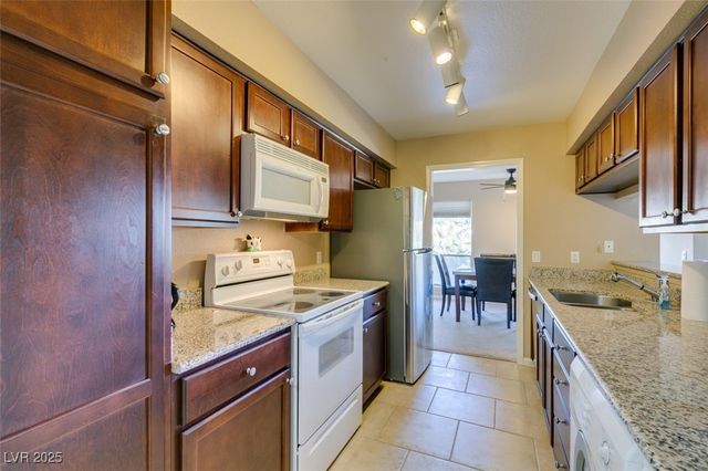 668 Oakmont Avenue 1715, Las Vegas, NV 89109